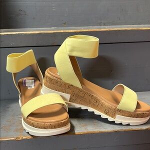 Steve Madden Lemon Wedge Sandals